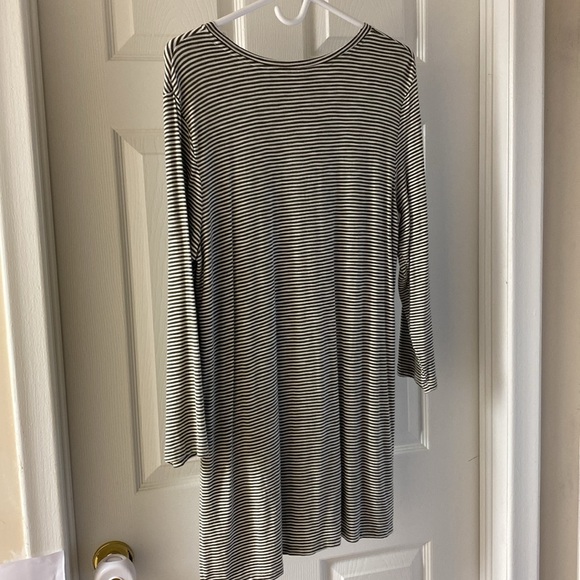 Old Navy Tunic Length Top - size L - Picture 3 of 5